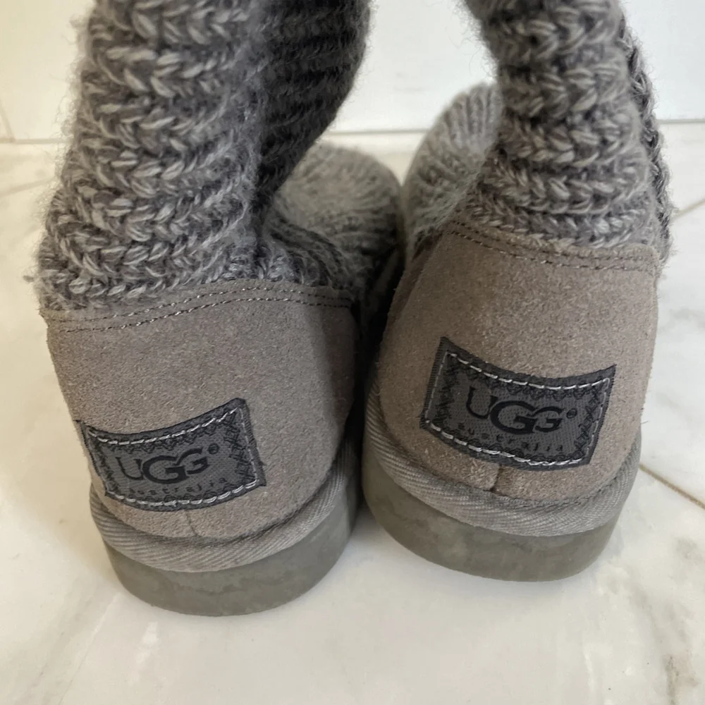 Like new UGG Australia Classic Cardy Cable Knit Gray Knee-High Boots size 8 - Picture 7 of 11